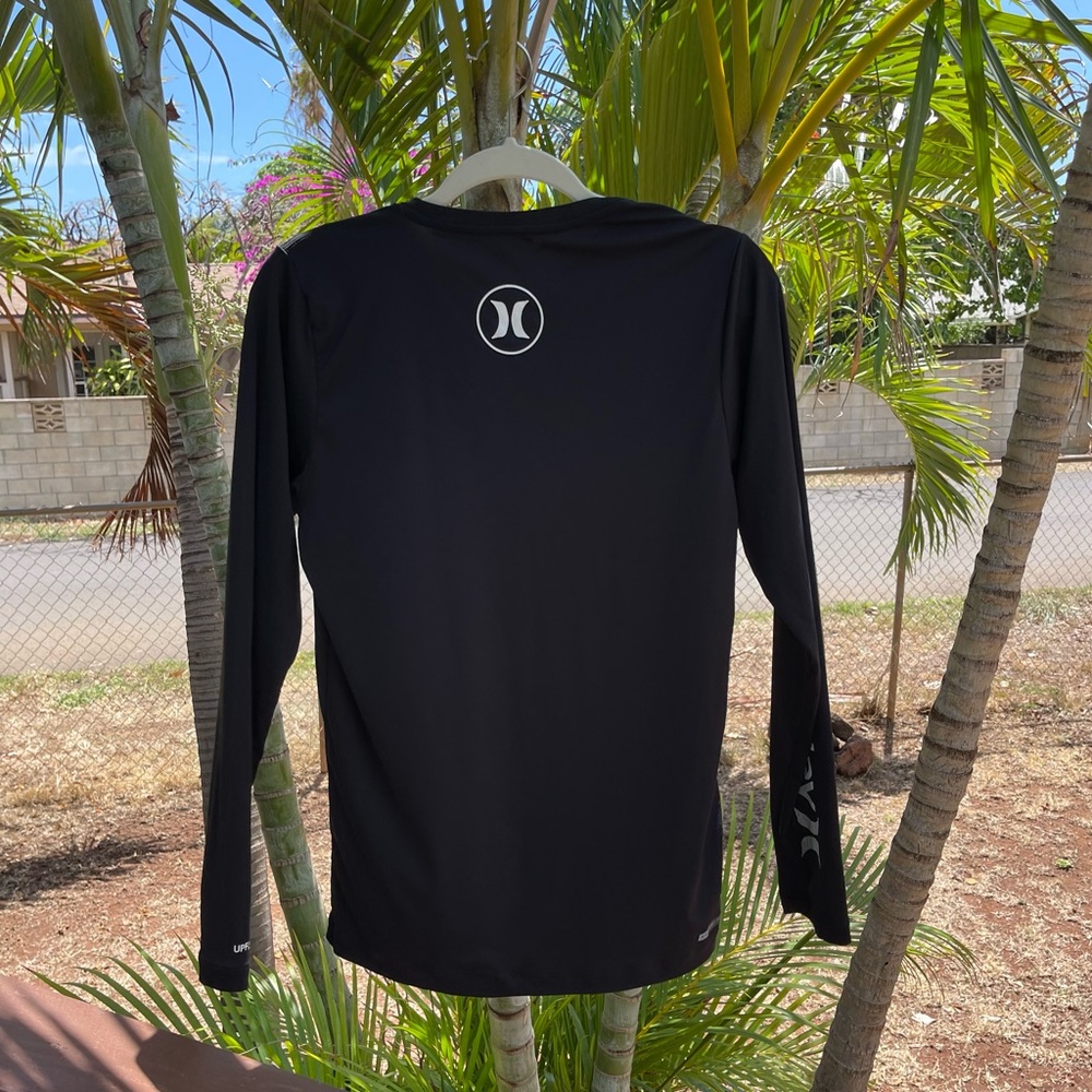 Hurley Solid Rash Guard - Picture 2 of 4